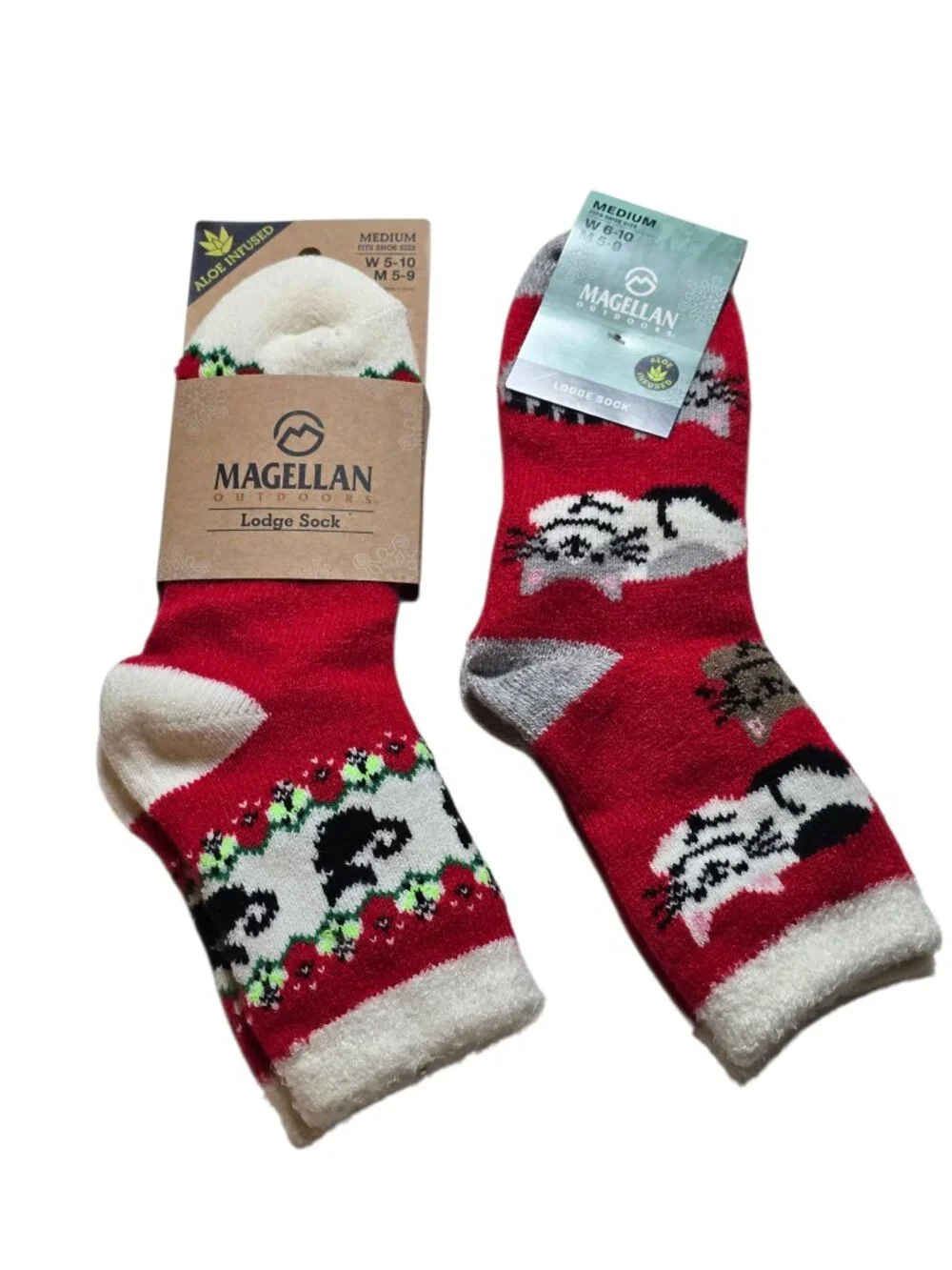NWT Magellan Outdoors Cat Christmas Lodge Socks 2 Pair Red Cozy M 6-10